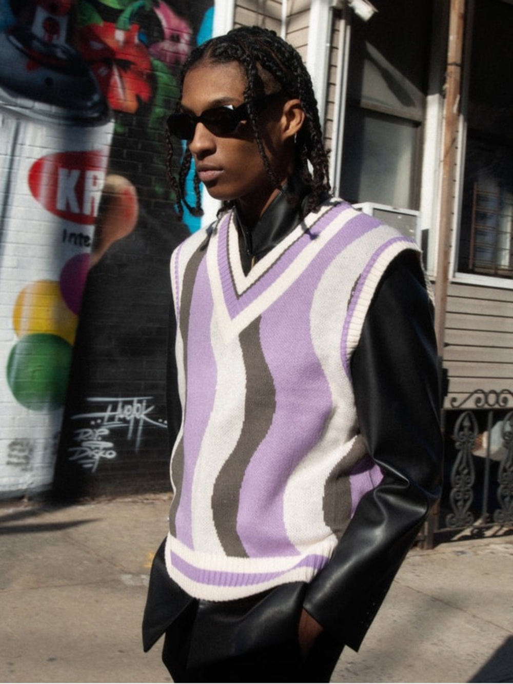 Urban Outfitters Abstract Wave Sweater Vest Size Large Purple Cream Y2K Grunge